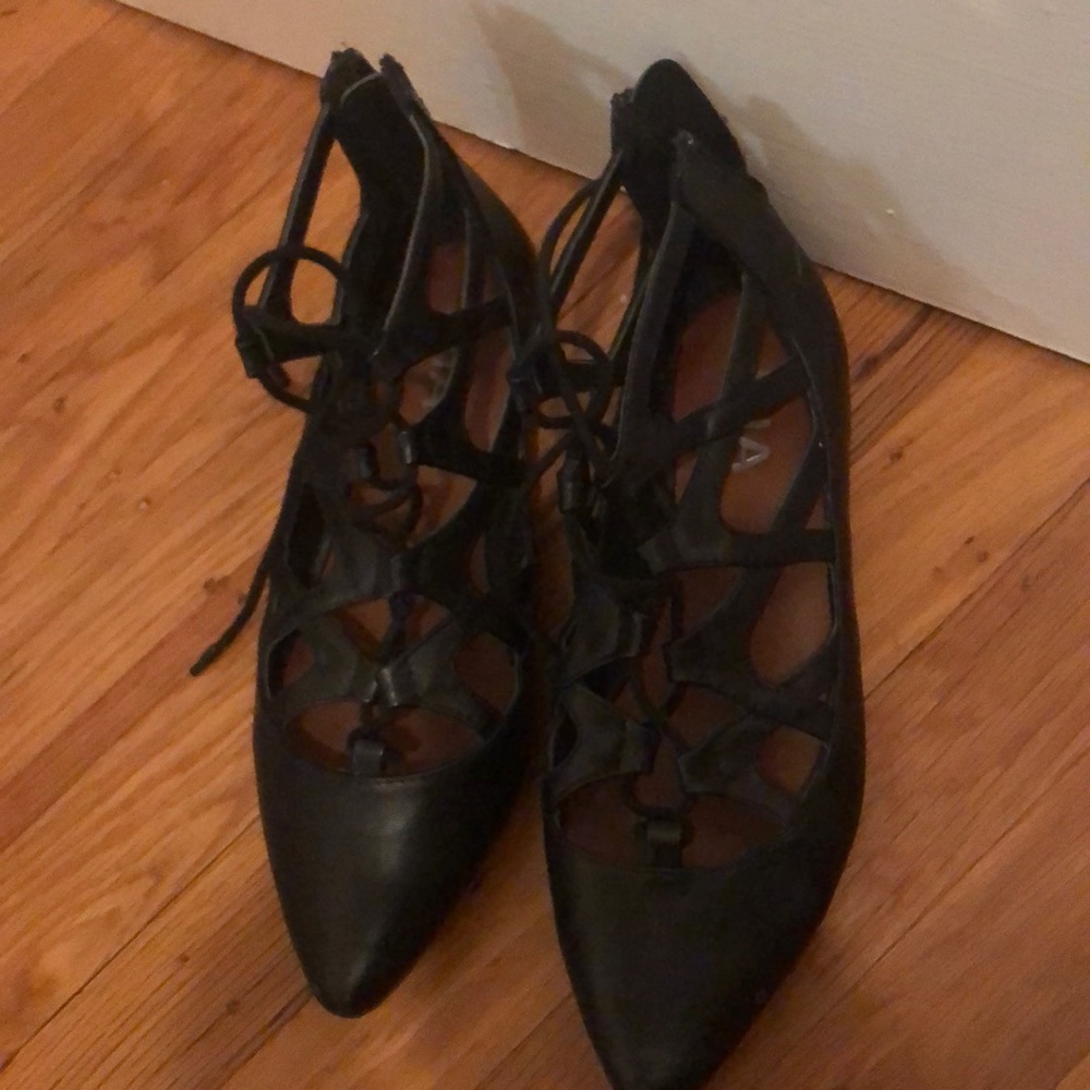 Pointed toe flats